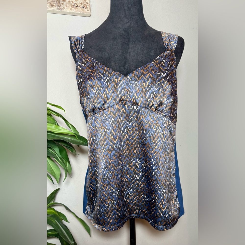 Ann Taylor, Mixed Media Animal Print Queen Anne Neck Sleeveless Blouse, Size XL